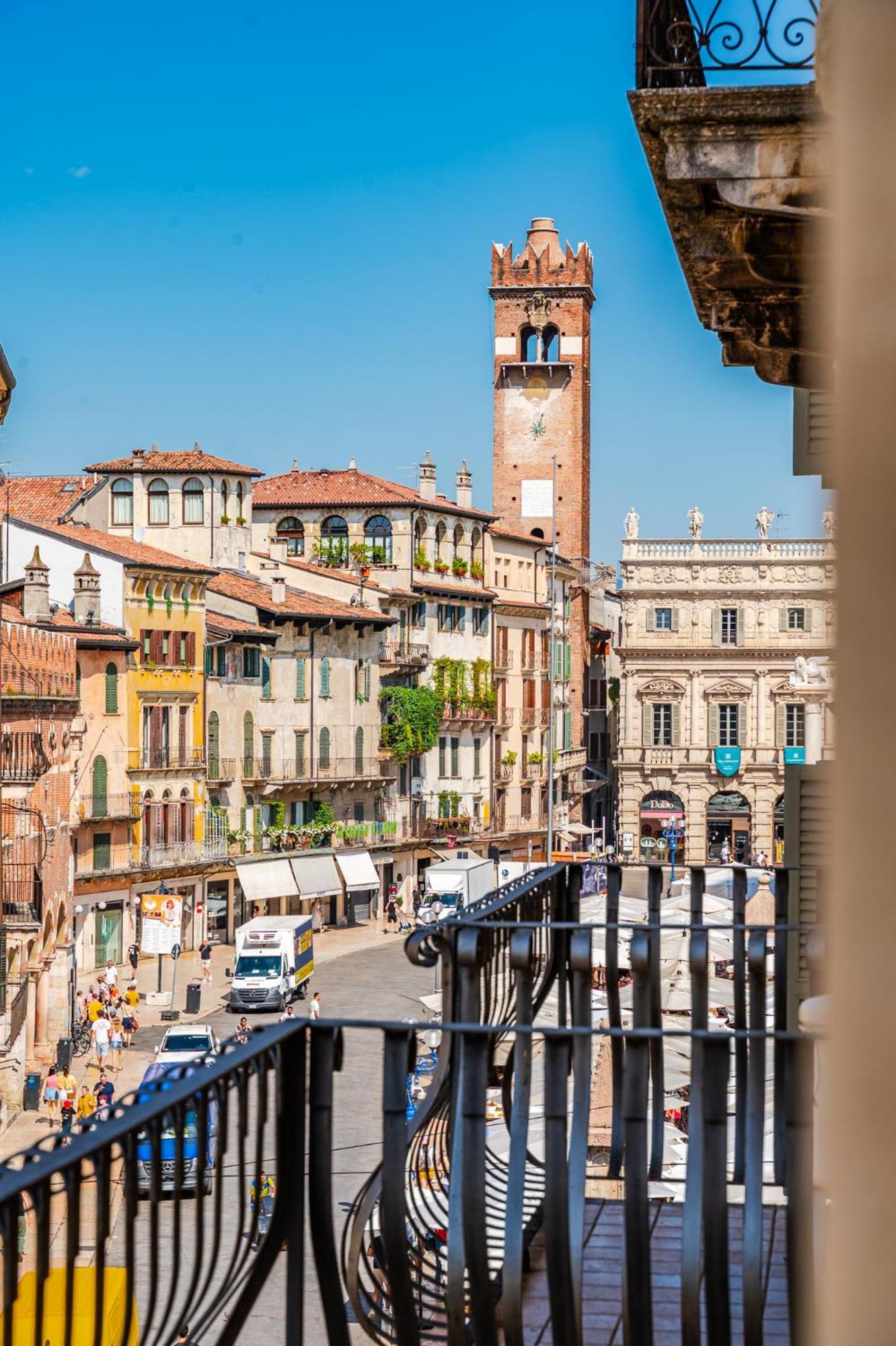 Hoomee Piazza Erbe Verona Exterior foto